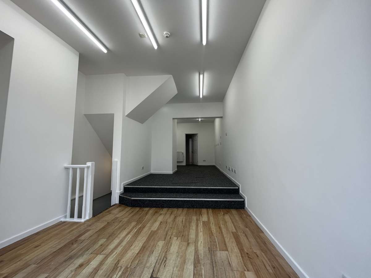 Retail/Shop in Exeter - photo 2