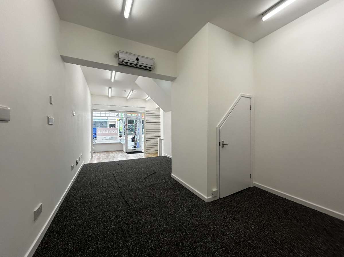 Retail/Shop in Exeter - photo 3