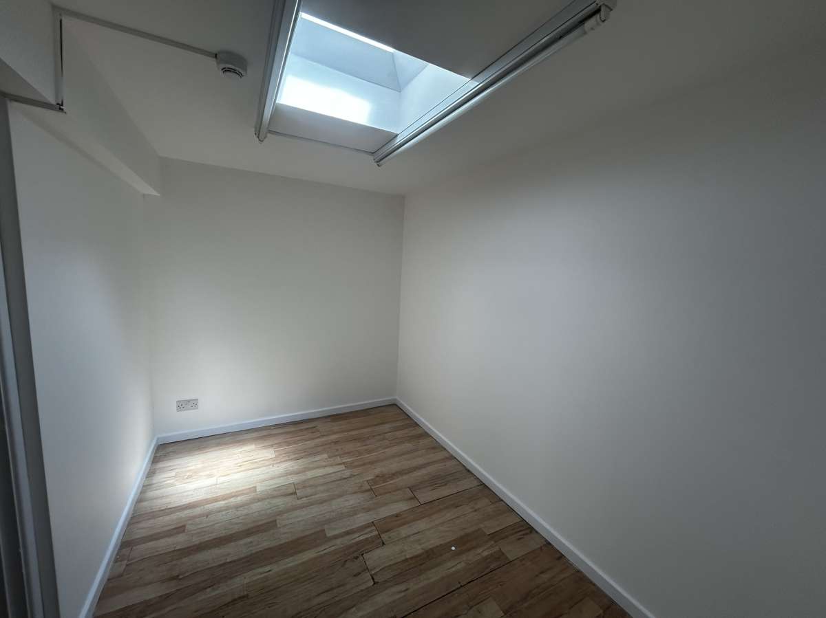 Retail/Shop in Exeter - photo 4