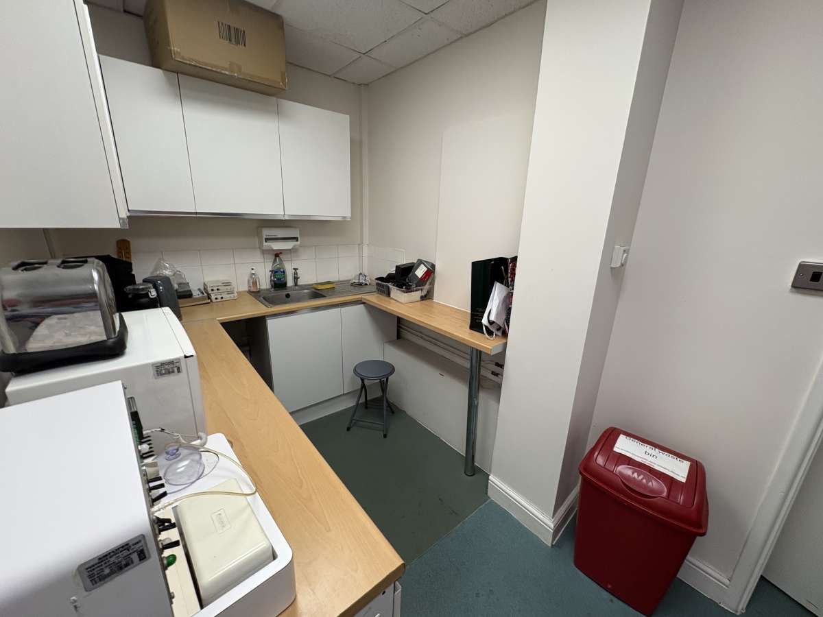 Retail/Shop in Chichester - photo 4