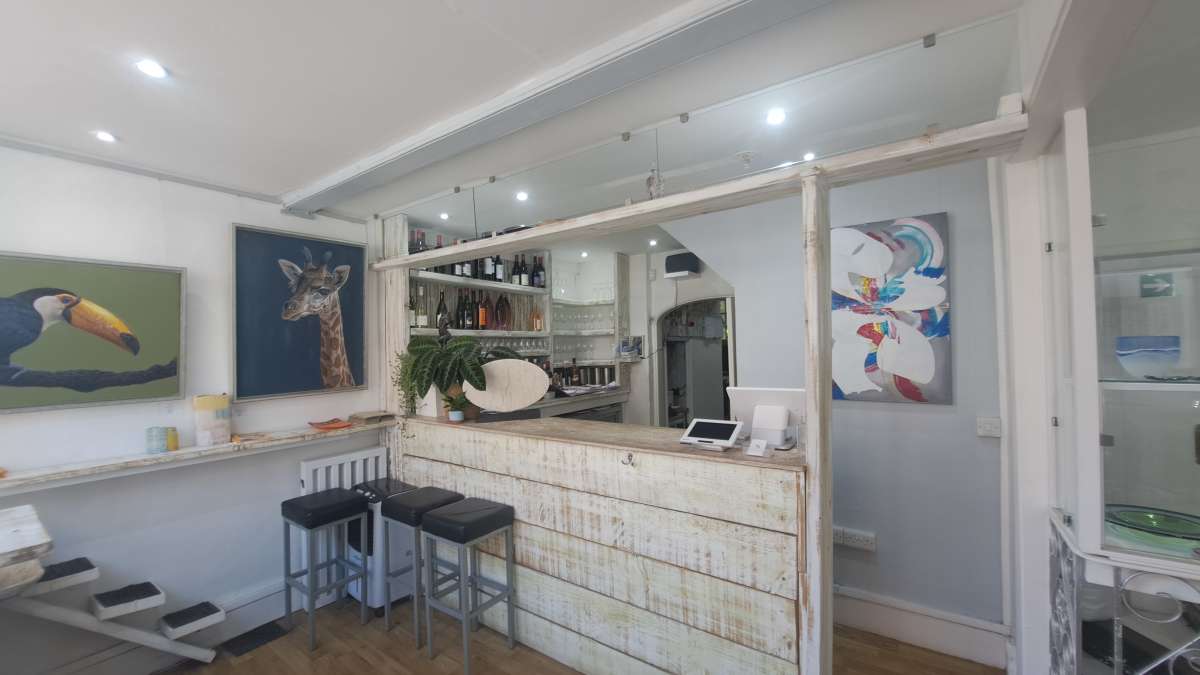 Retail/Shop in Woburn - photo 2