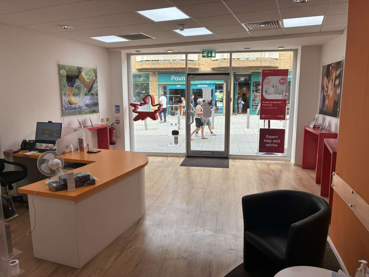 Retail/Shop in Cambridge - photo 2