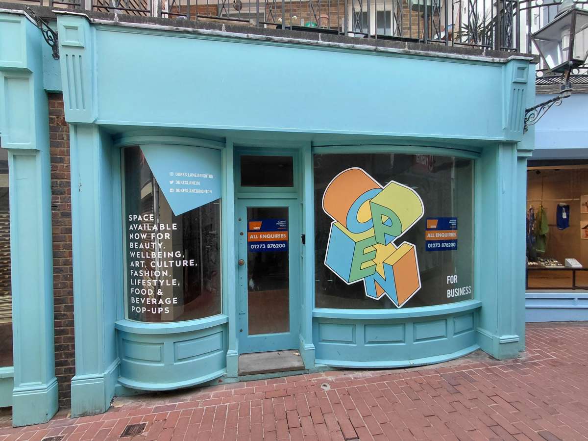 Retail/Shop in Brighton - photo 3