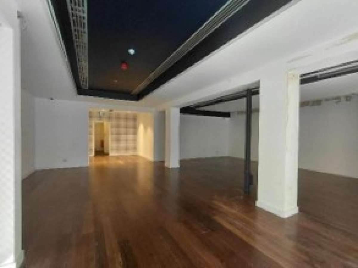 Retail/Shop in Brighton - photo 2
