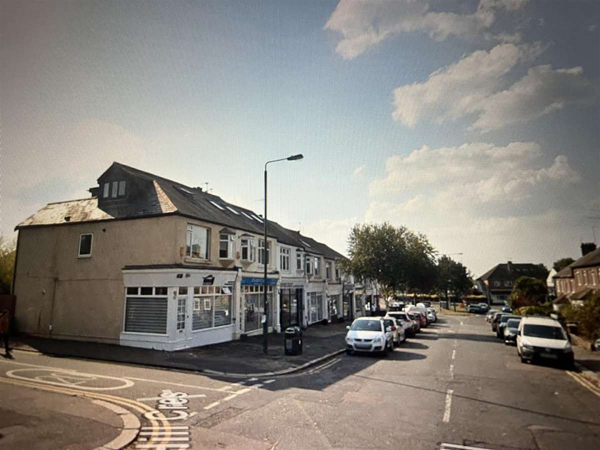 Retail/Shop To Let, Woodford Green, London