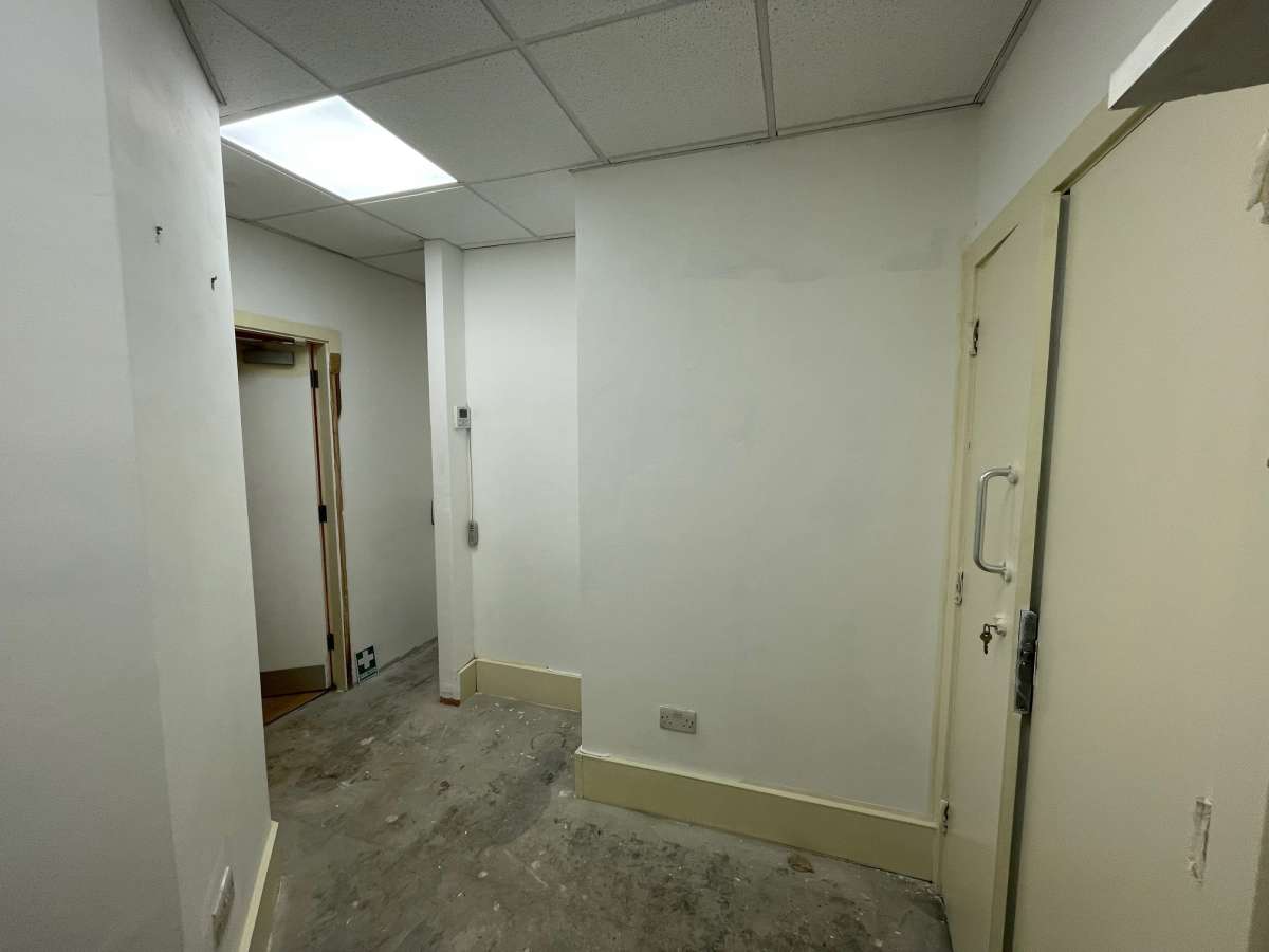 Retail/Shop in Leicester - photo 4