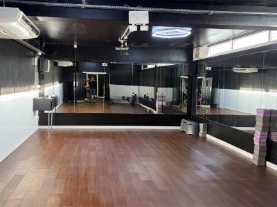 Retail/Shop in Bramhall - photo 3