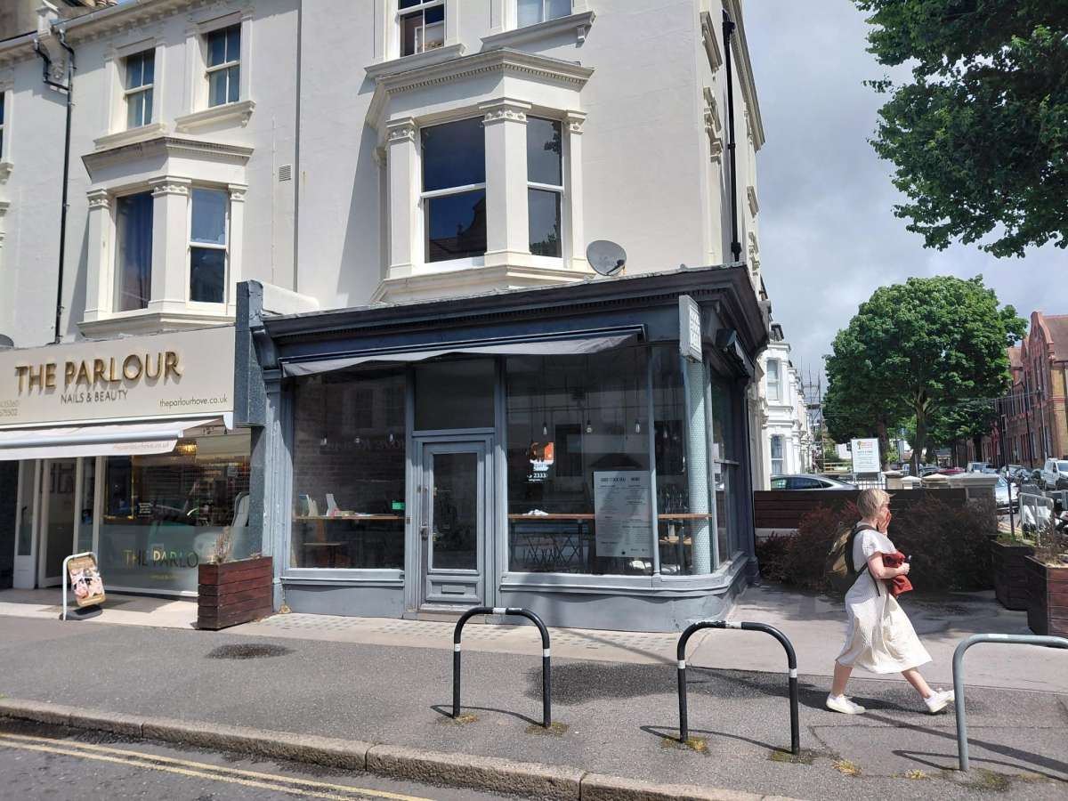 Retail/Shop in Hove - photo 3