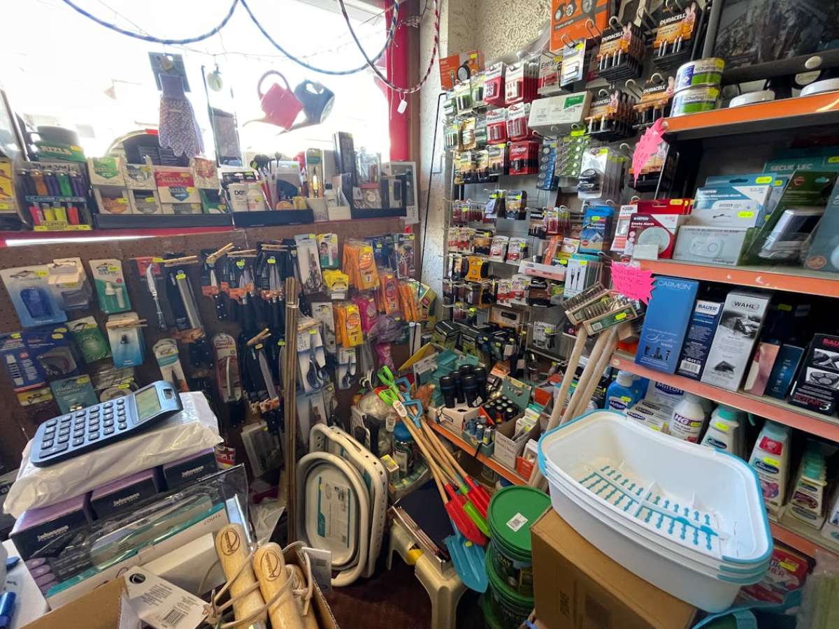 Retail/Shop in Bournemouth - photo 4