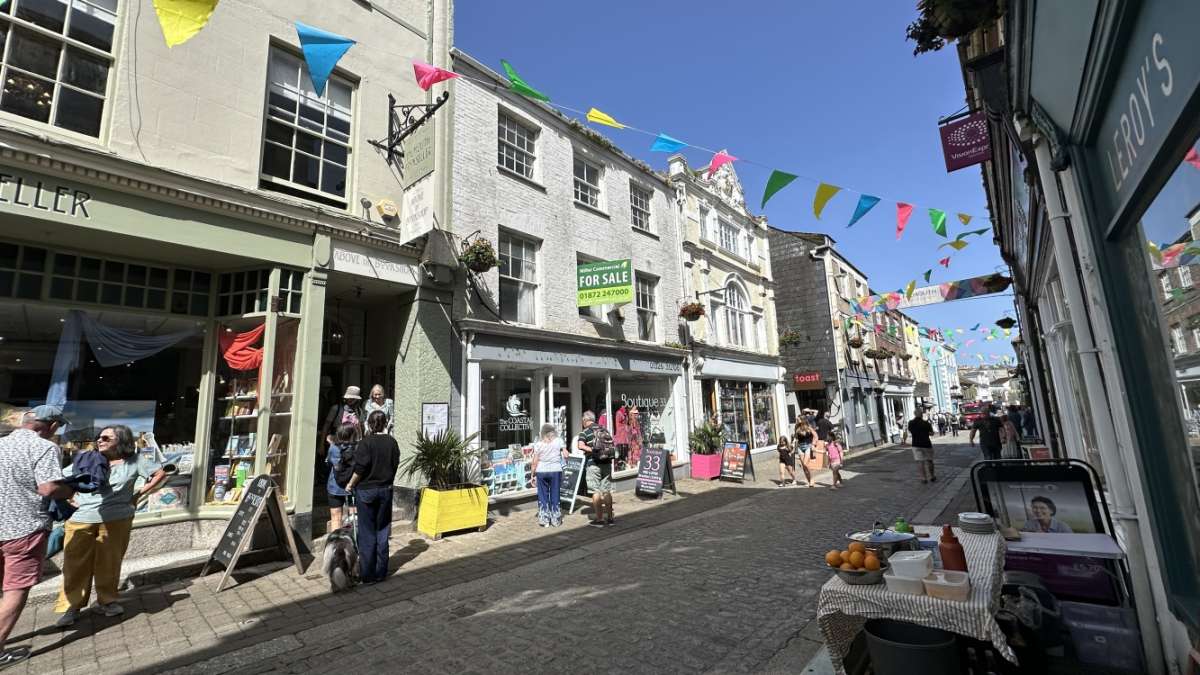 Retail/Shop in Falmouth - photo 2