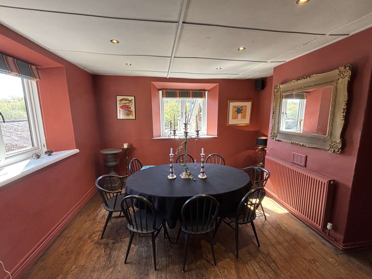 Retail/Shop in Sowerby Bridge - photo 2