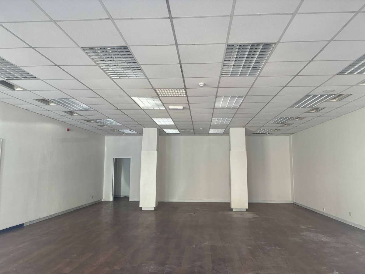 Retail/Shop in Camborne - photo 3