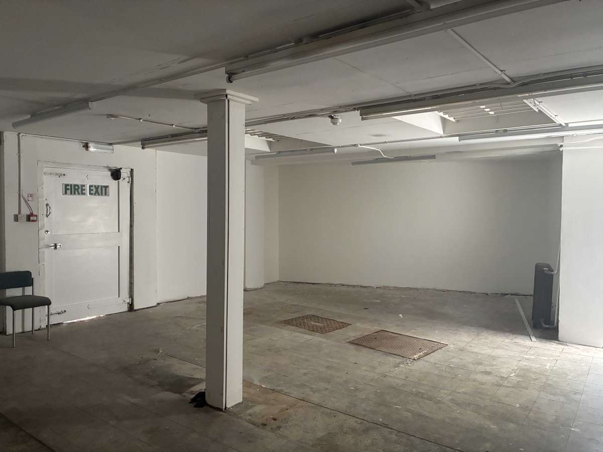 Retail/Shop in Camborne - photo 4