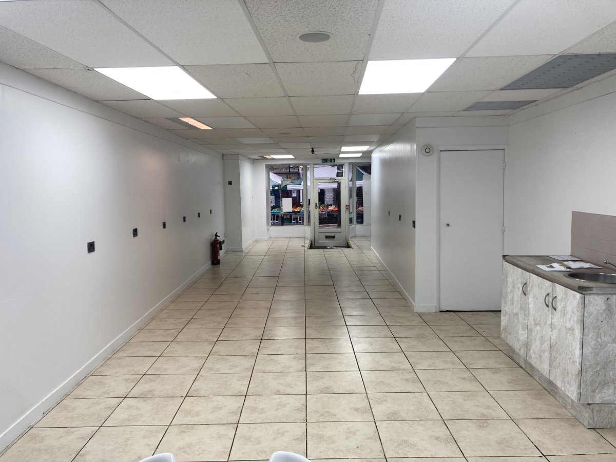 Retail/Shop in Ashford - photo 3