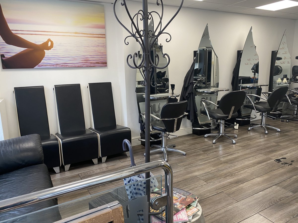 Retail/Shop in Milton Regis - photo 2
