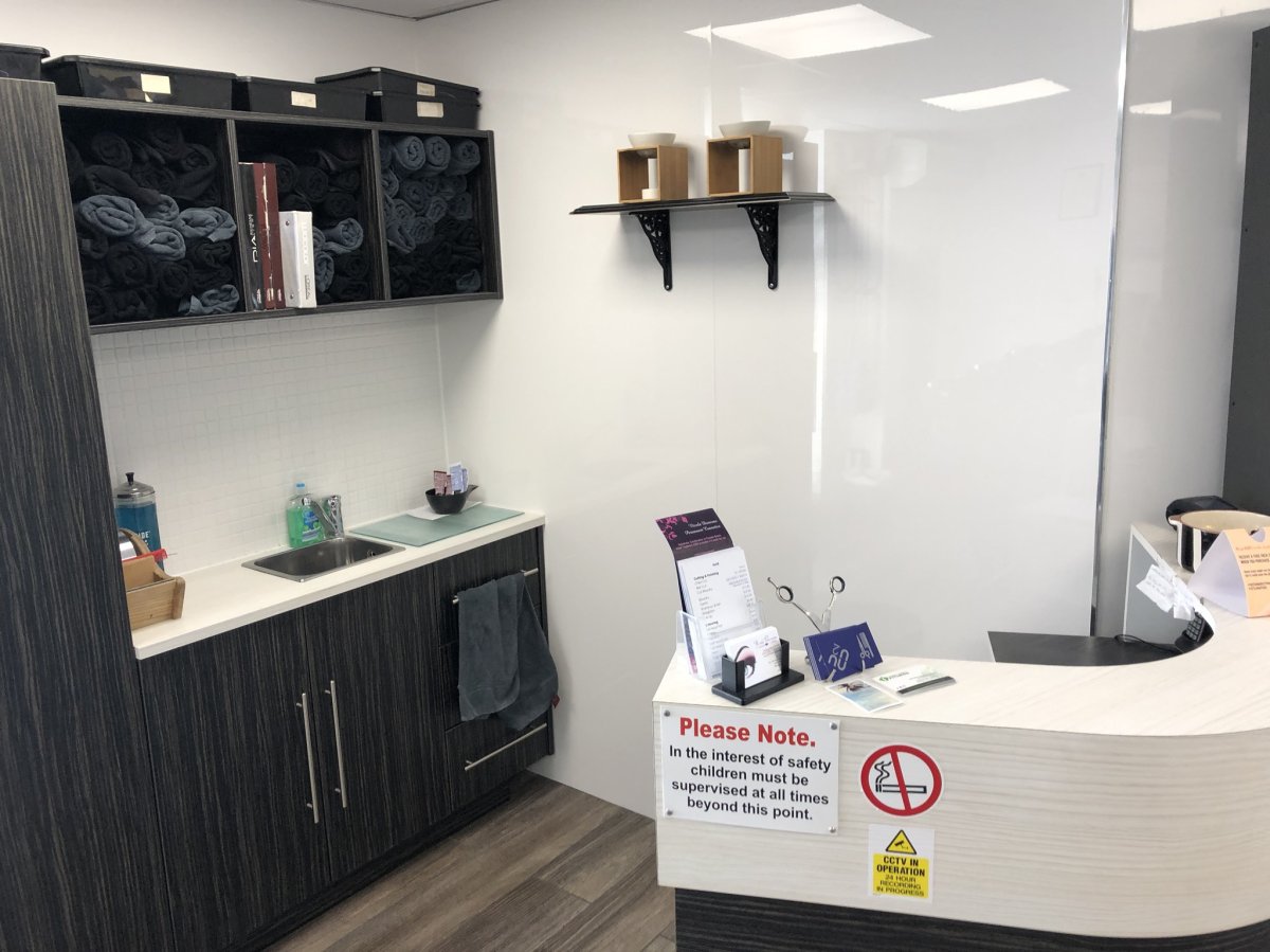 Retail/Shop in Milton Regis - photo 4