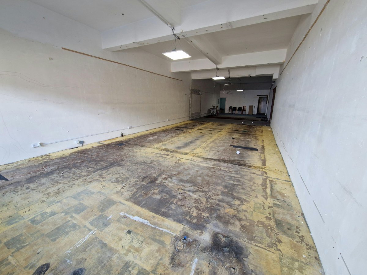 Retail/Shop in Havant - photo 2