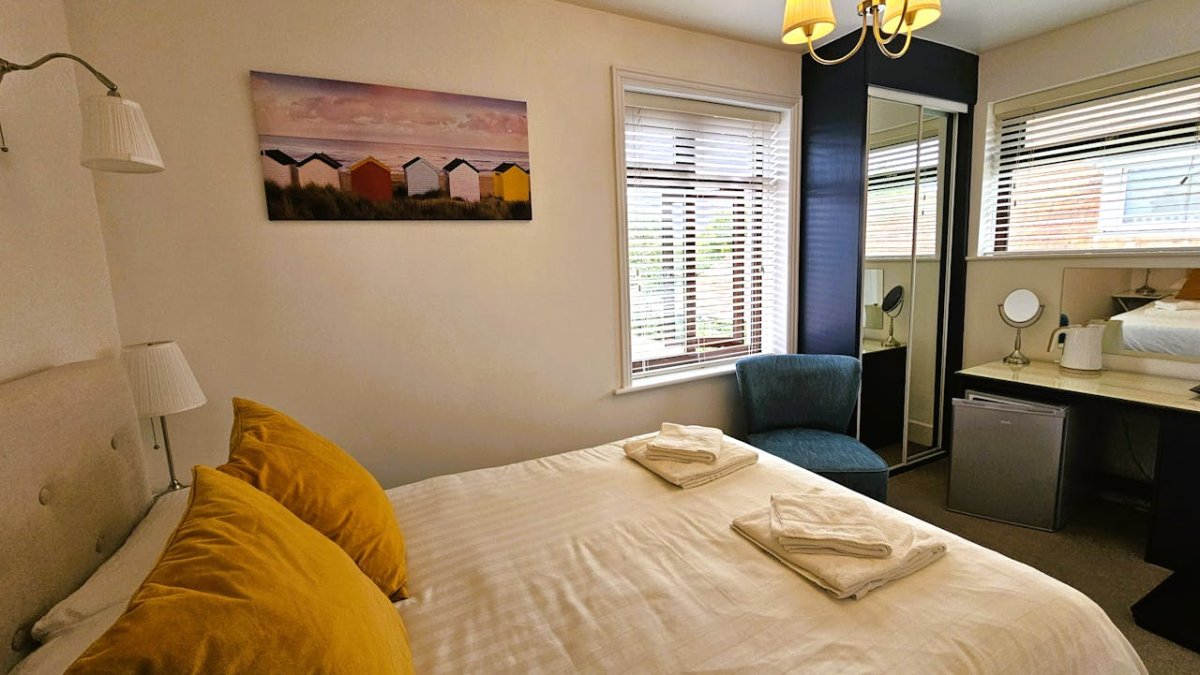 Retail/Shop in Poole - photo 4