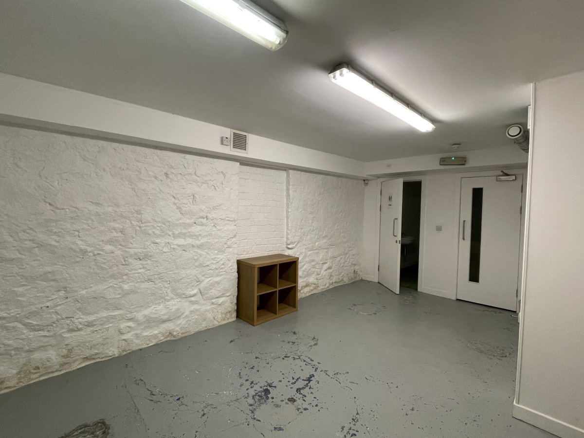 Retail/Shop in Edinburgh - photo 4