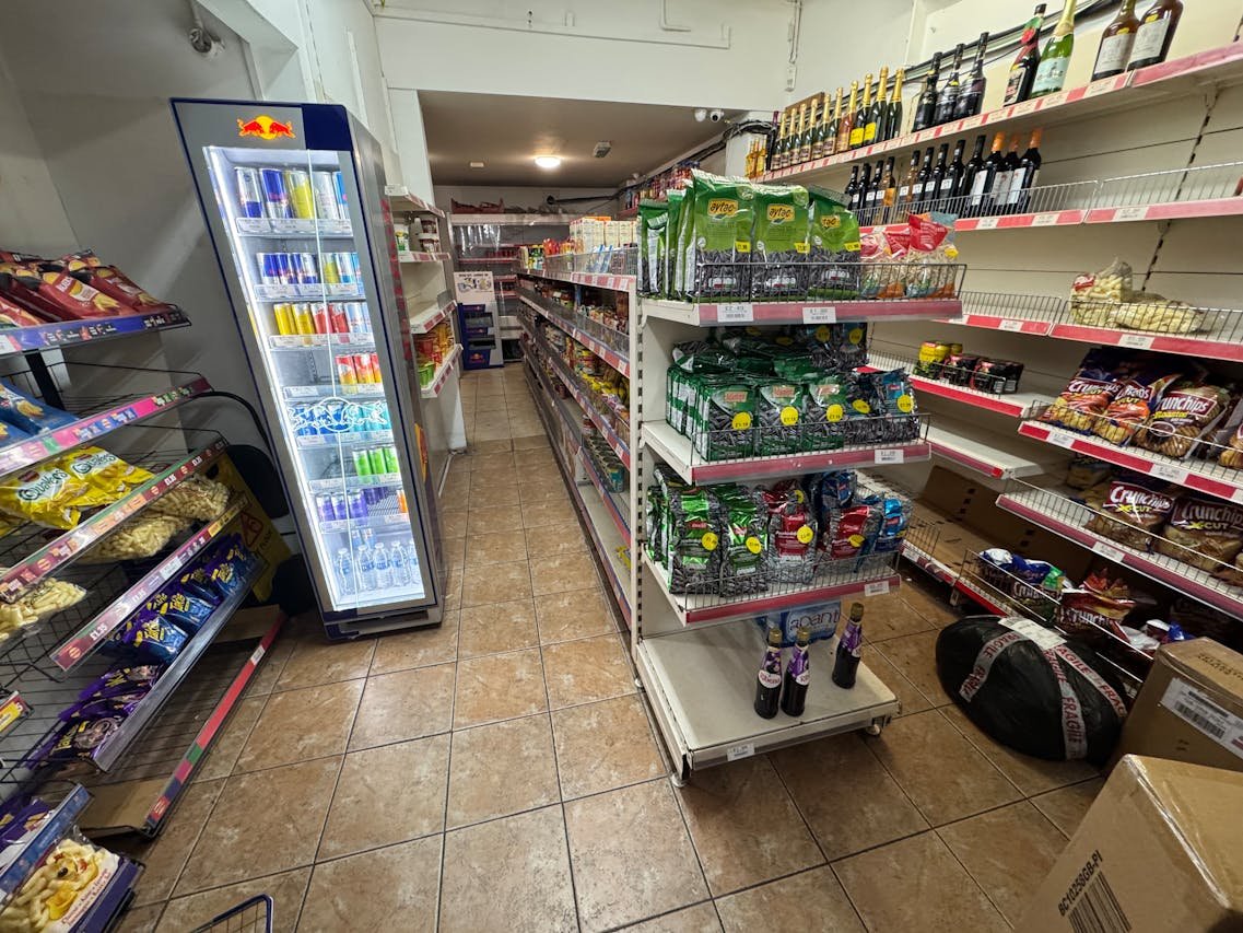 Retail/Shop in Bournemouth - photo 2
