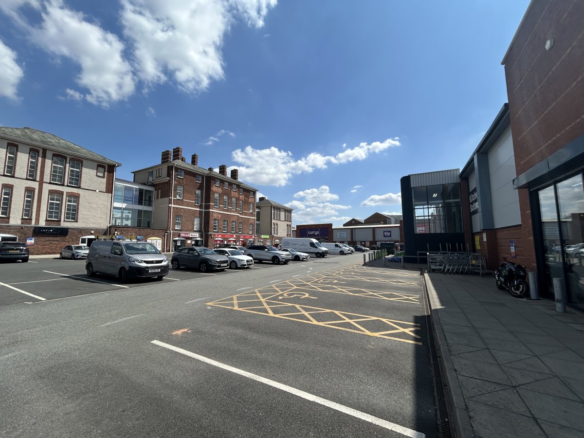 Retail/Shop in Stafford - photo 3