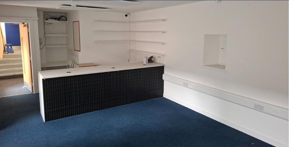 Retail/Shop in Elgin - photo 3