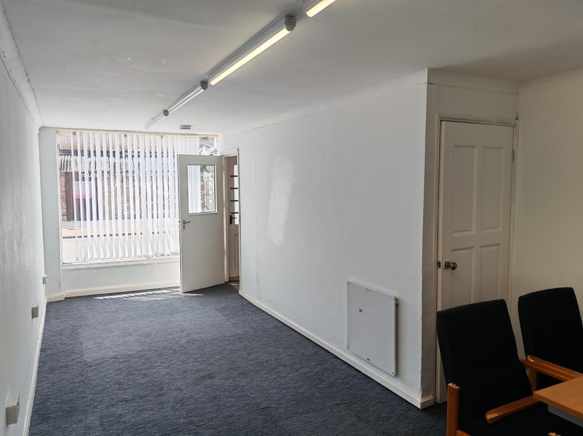 Retail/Shop in Great Yarmouth - photo 2