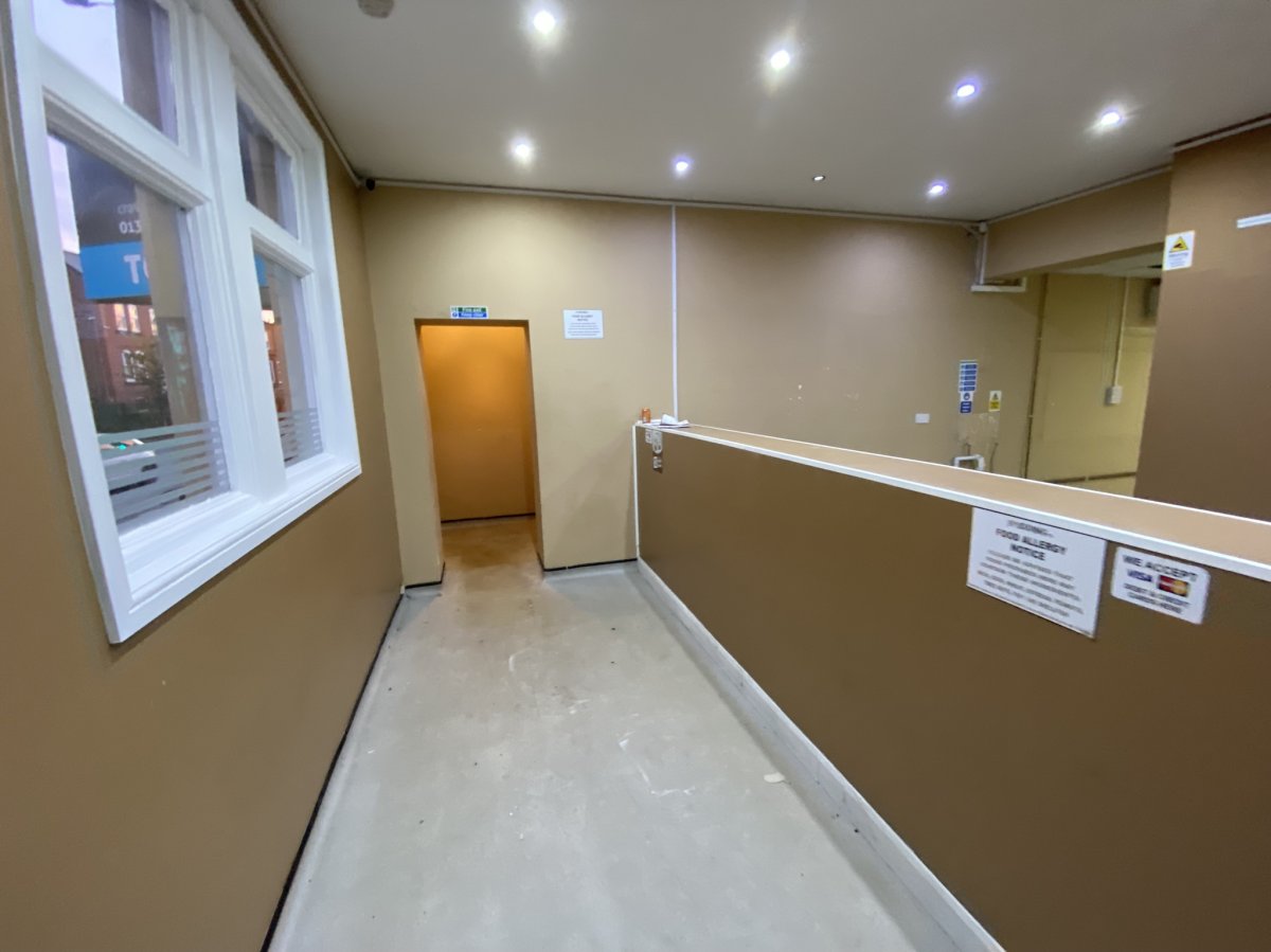 Retail/Shop in Doncaster - photo 4