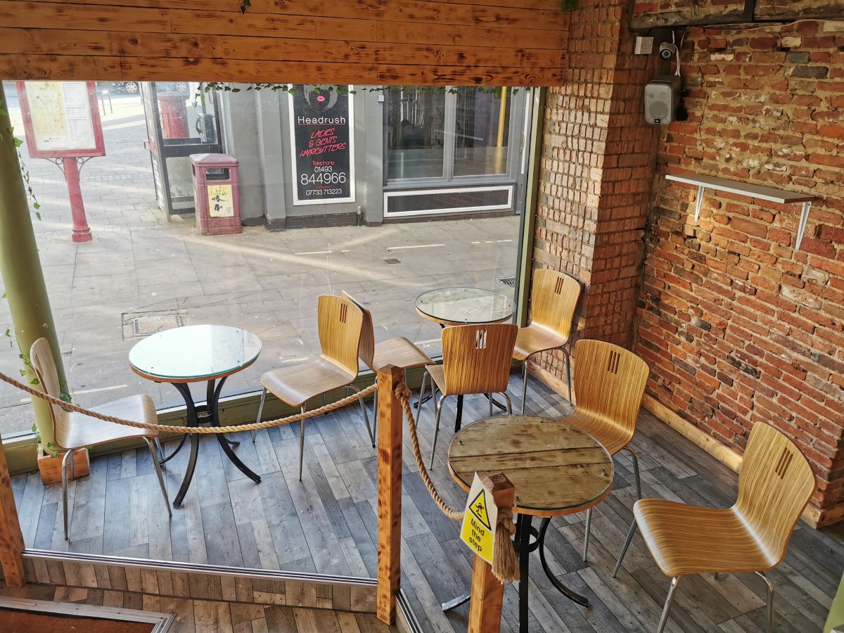 Retail/Shop in Great Yarmouth - photo 3