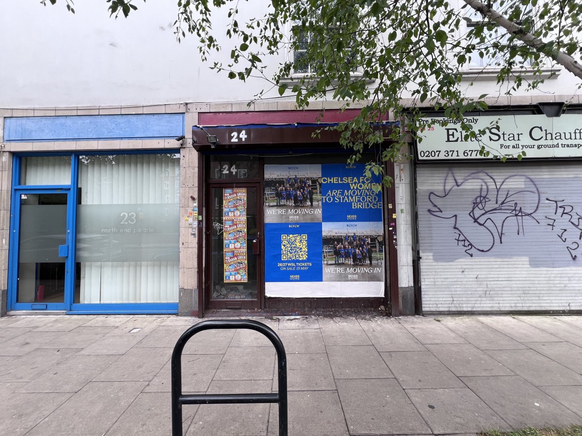 Retail/Shop in London - photo 4