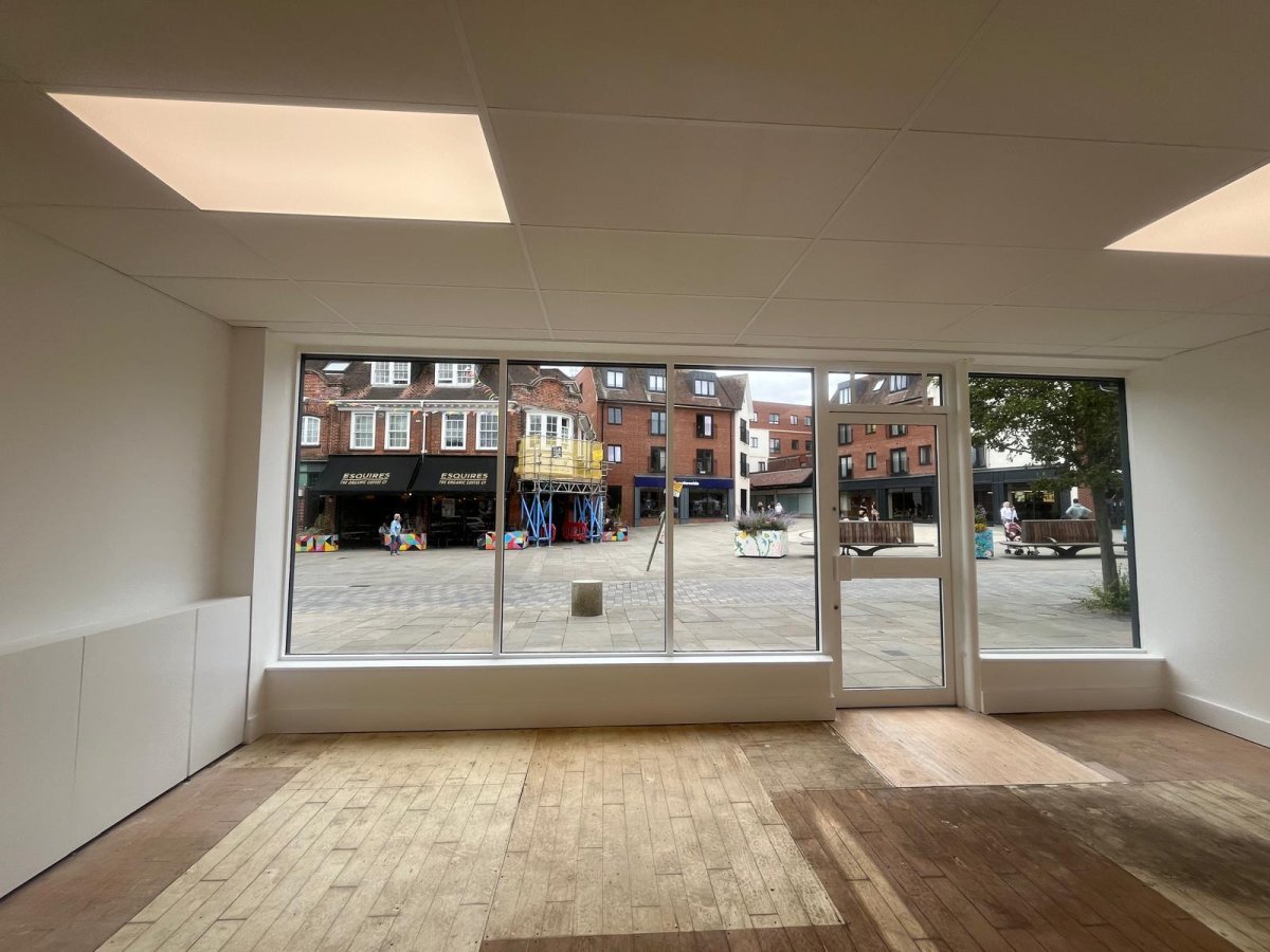 Retail/Shop in Letchworth Garden City - photo 2