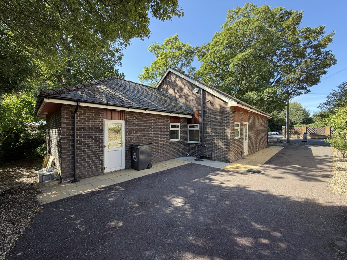 Retail/Shop in Nettleham - photo 2