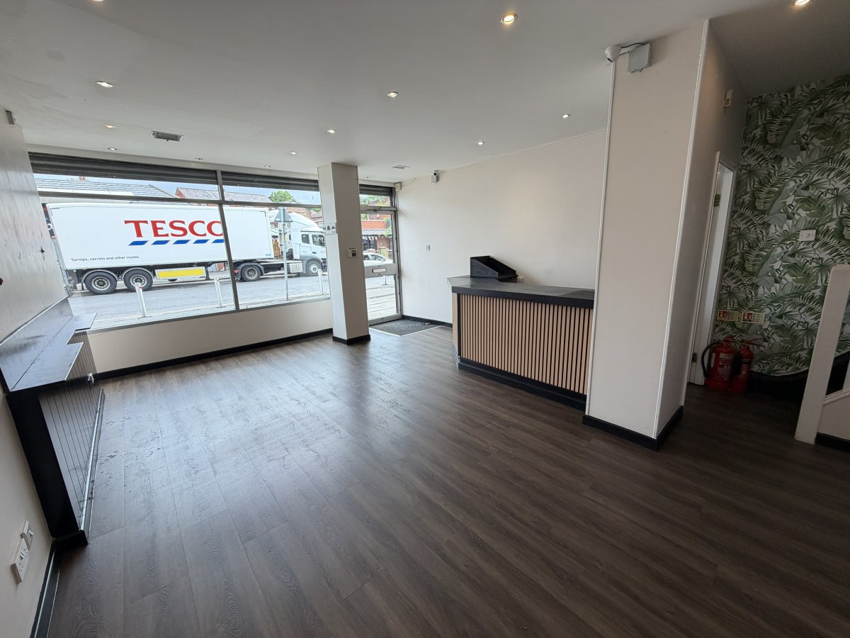 Retail/Shop in Eccles - photo 2