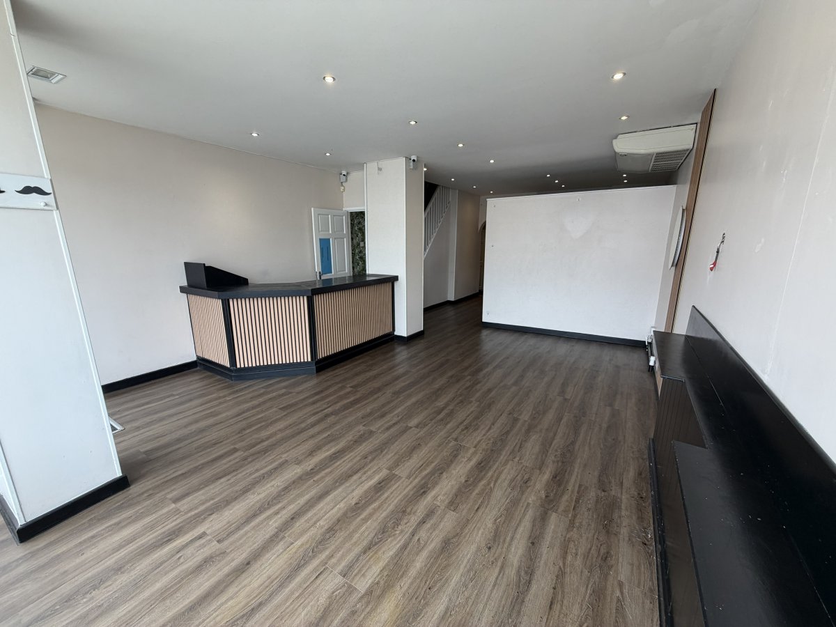 Retail/Shop in Eccles - photo 3