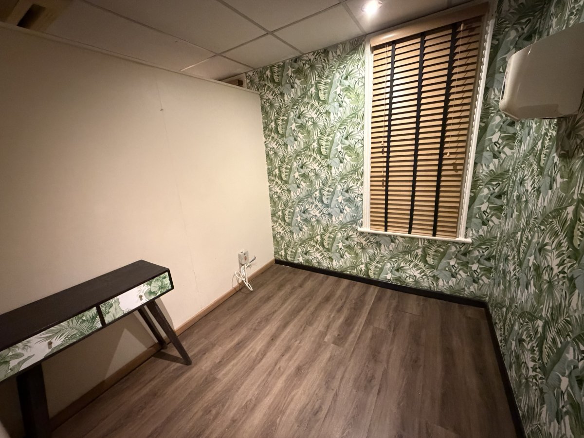 Retail/Shop in Eccles - photo 4