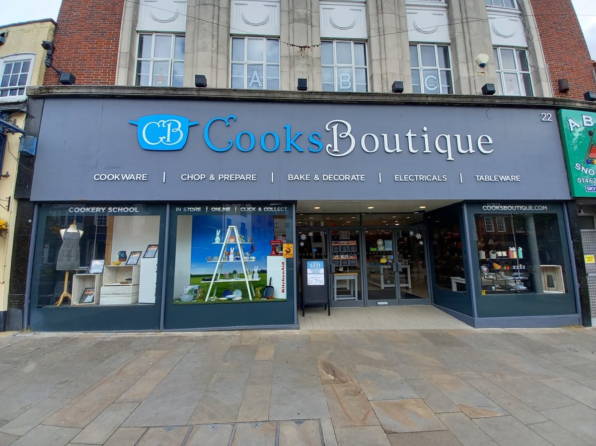 Retail/Shop in Letchworth Garden City - photo 2