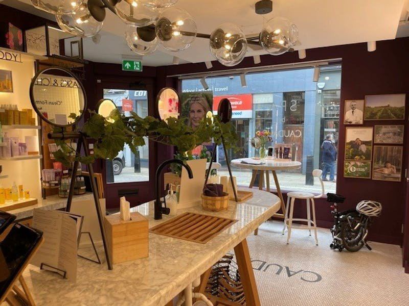 Retail/Shop in London - photo 3