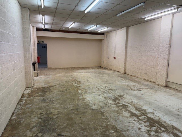Retail/Shop in Swadlincote - photo 3