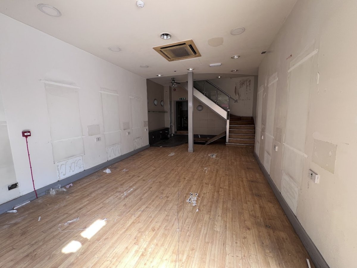 Retail/Shop in Croydon - photo 3