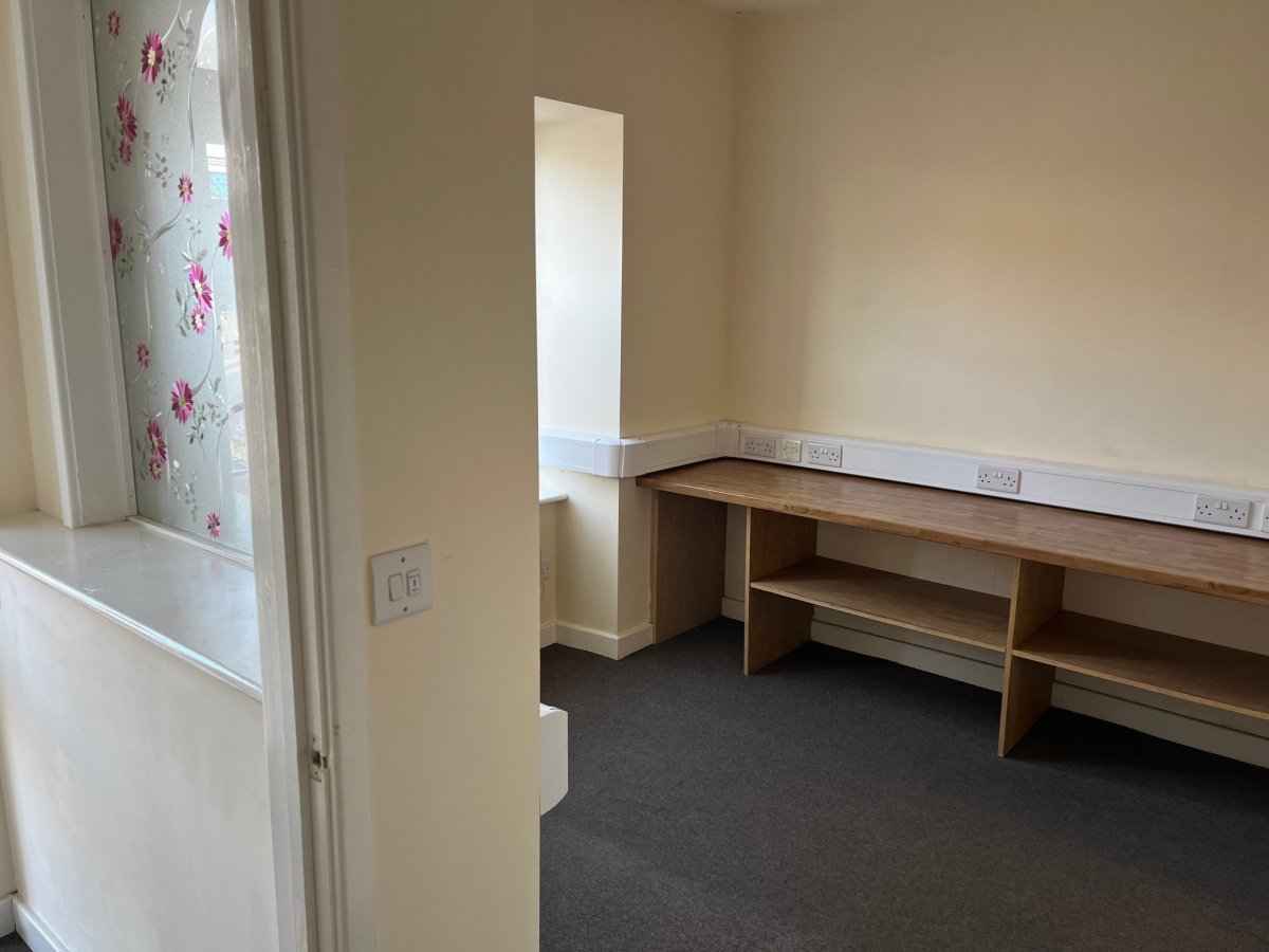 Retail/Shop in Heavitree - photo 2