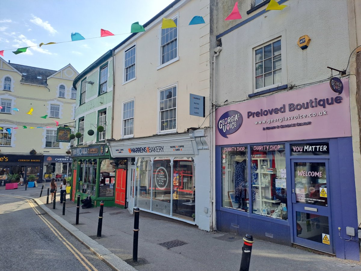 Retail/Shop in Falmouth - photo 2