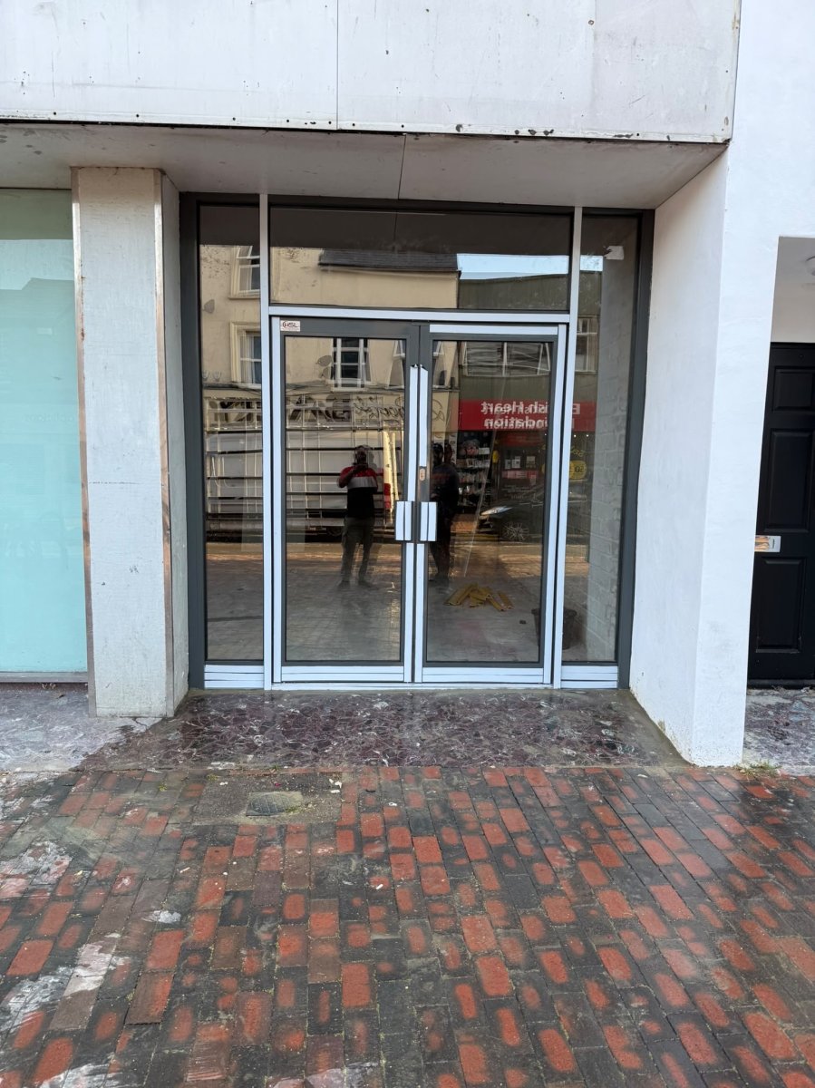 Retail/Shop in Sittingbourne - photo 2