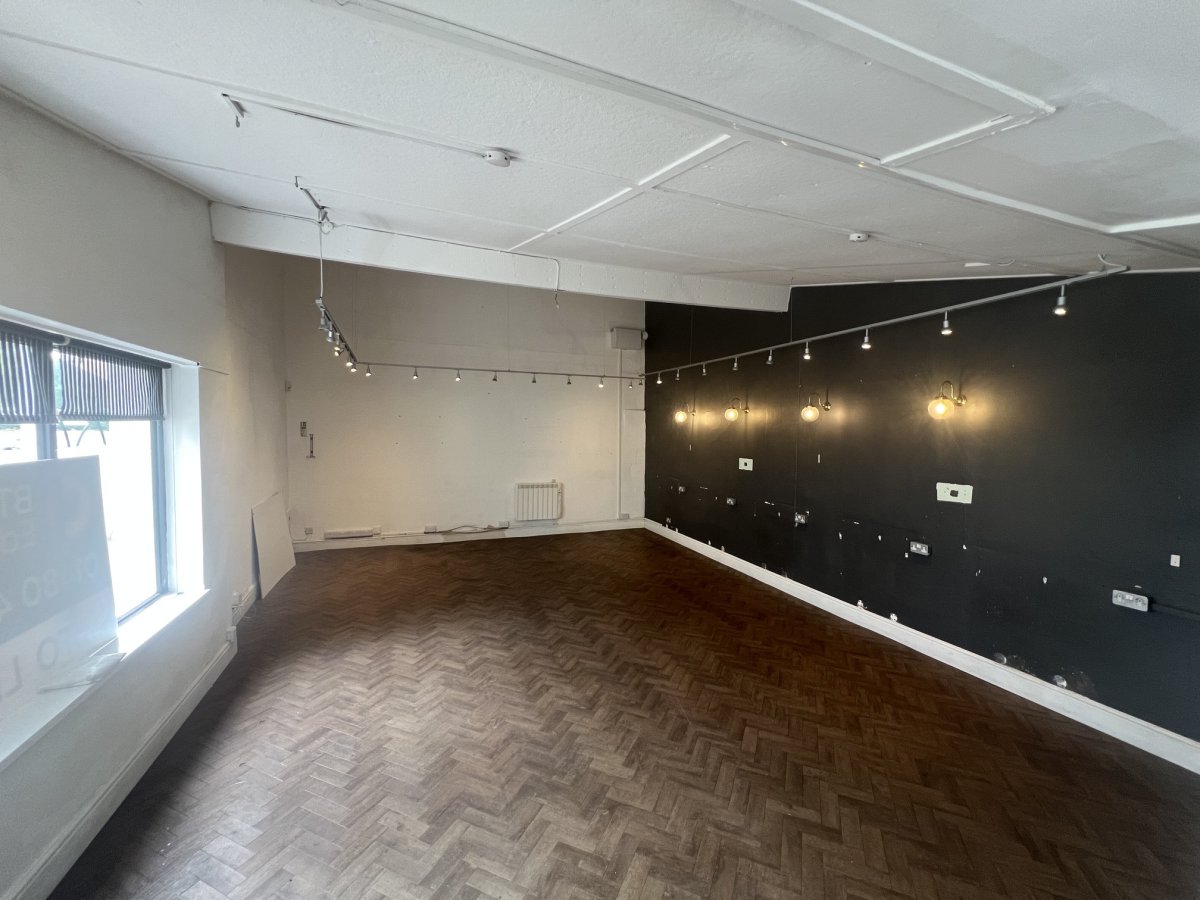 Retail/Shop in Ely - photo 3