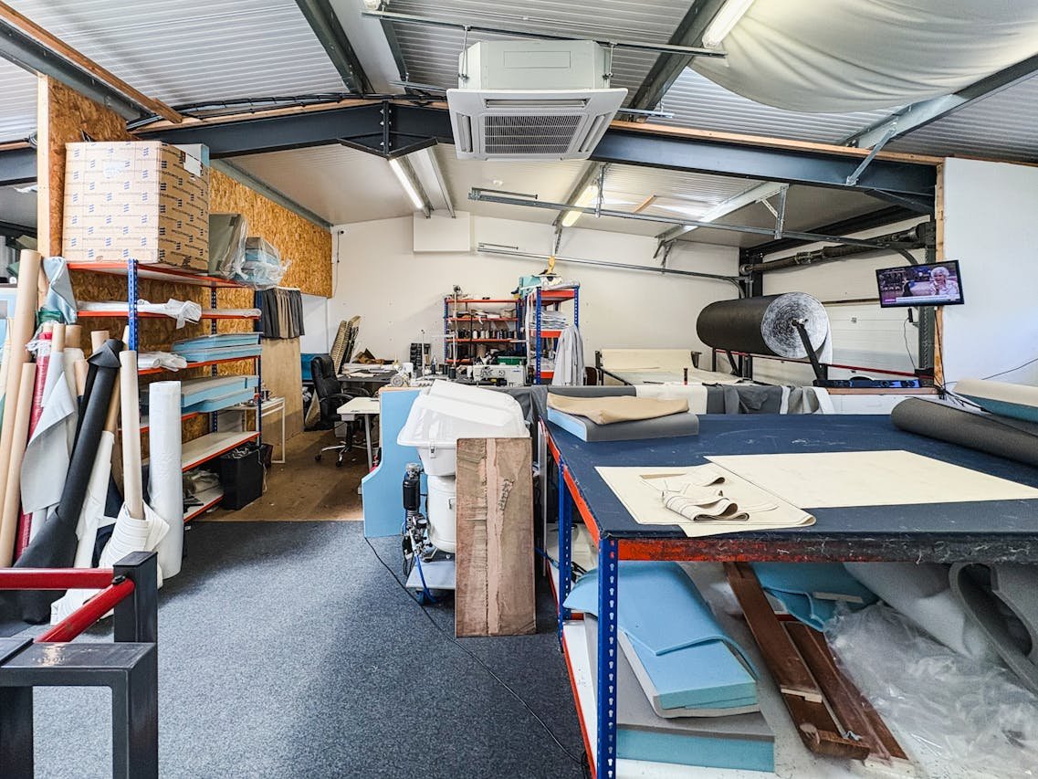 Retail/Shop in Ringwood - photo 2