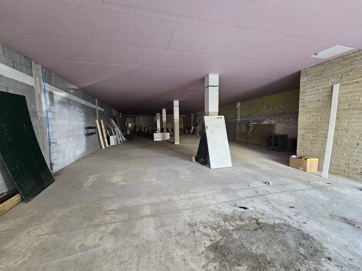 Retail/Shop in Sittingbourne - photo 4