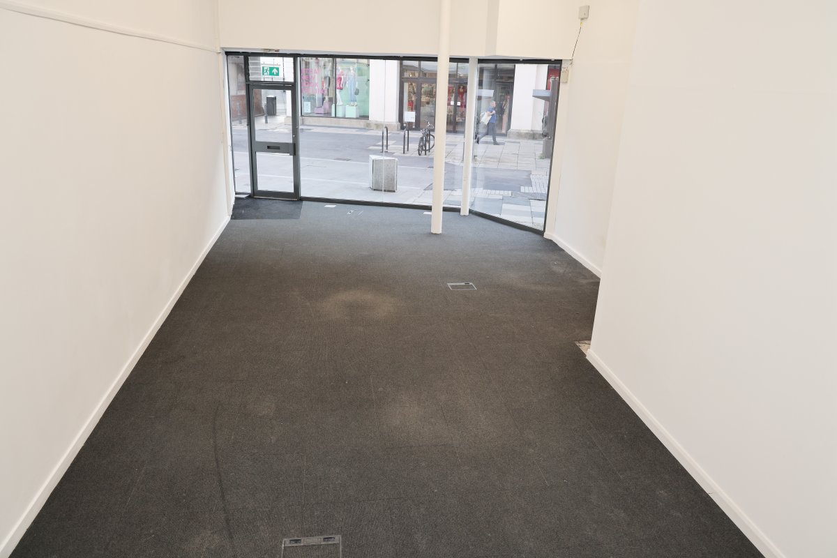 Retail/Shop in Cheltenham - photo 2