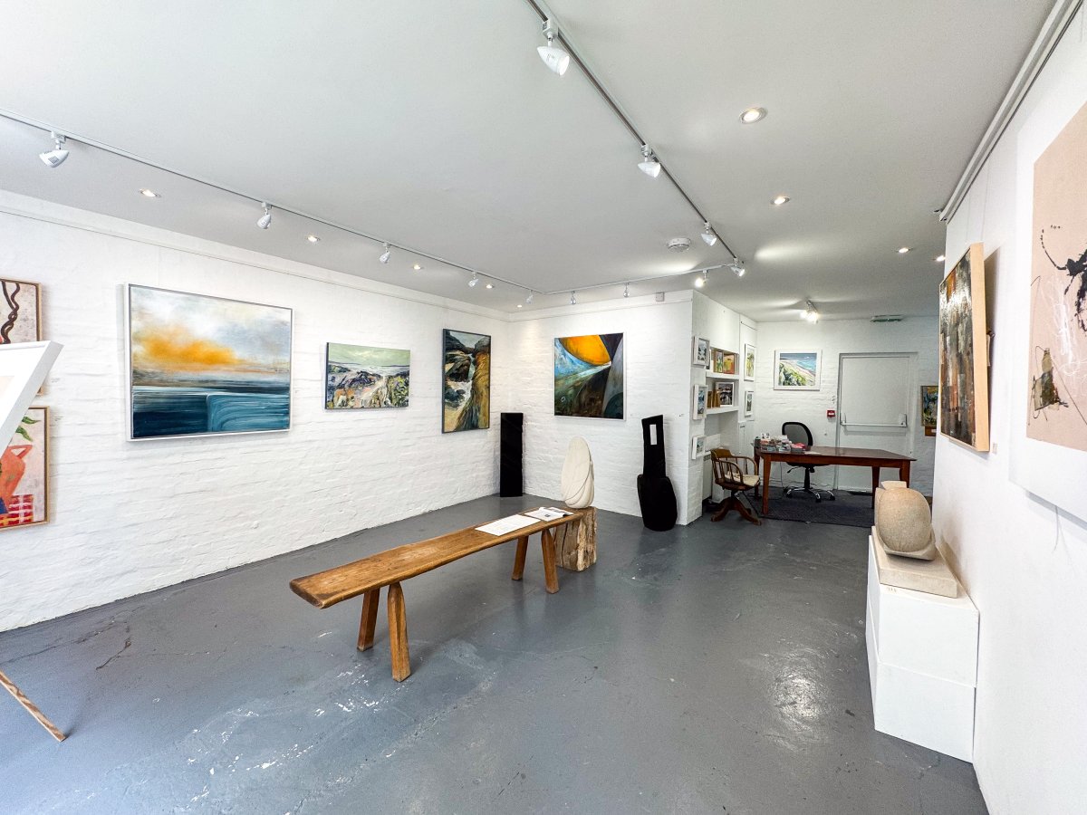 Retail/Shop in Truro - photo 2