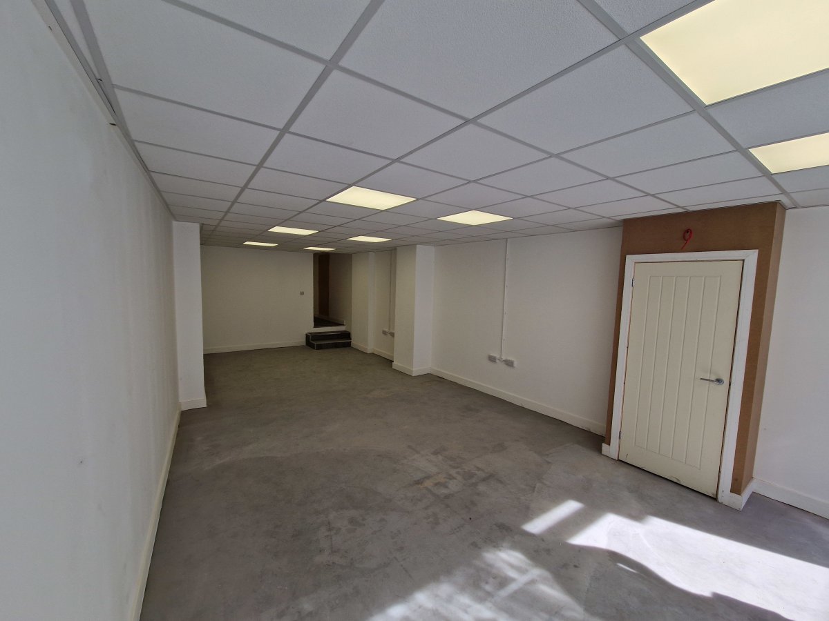 Retail/Shop in Ilkeston - photo 3