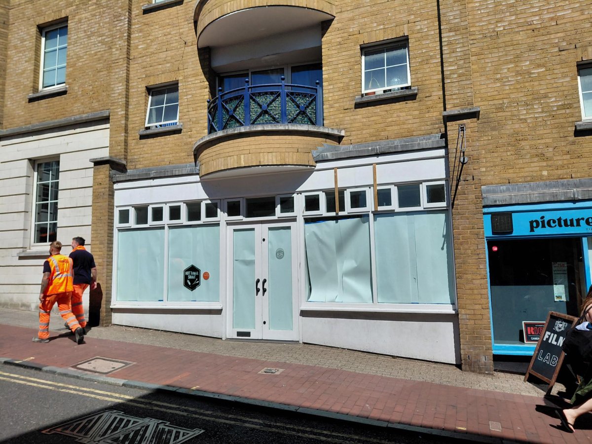Retail/Shop in Brighton - photo 2