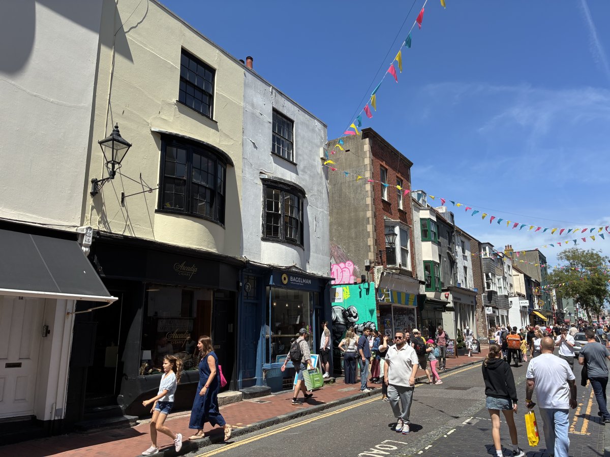Retail/Shop in Brighton - photo 3